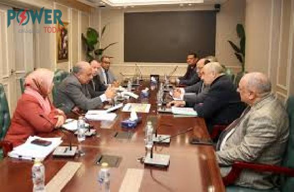 الكهرباء وقطاع الأعمال تبحثان الاعتماد على الطاقات المتجددة بالصناعات وتحسين كفاءة استخدام الطاقة